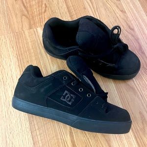 Mens DC shoes size 11